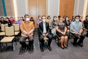 มรท. จัดพิธีอัญเชิญตราพระราชลัญจกร