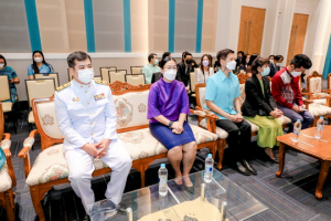 มรท. จัดพิธีอัญเชิญตราพระราชลัญจกร