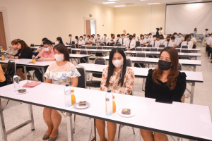 มนส.จัดพิธีมอบรางวัลเพชรมนุษยศาสตร์ฯ และมอบทุนการศึกษา ประจำปีการศึกษา 2565