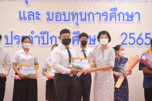 มนส.จัดพิธีมอบรางวัลเพชรมนุษยศาสตร์ฯ และมอบทุนการศึกษา ประจำปีการศึกษา 2565