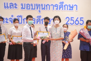 มนส.จัดพิธีมอบรางวัลเพชรมนุษยศาสตร์ฯ และมอบทุนการศึกษา ประจำปีการศึกษา 2565