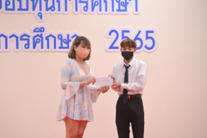 มนส.จัดพิธีมอบรางวัลเพชรมนุษยศาสตร์ฯ และมอบทุนการศึกษา ประจำปีการศึกษา 2565