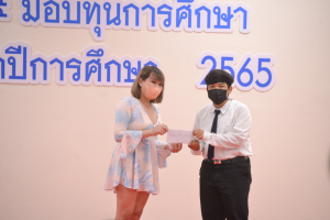 มนส.จัดพิธีมอบรางวัลเพชรมนุษยศาสตร์ฯ และมอบทุนการศึกษา ประจำปีการศึกษา 2565