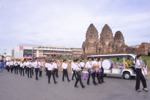 มรท. ร่วมขบวนแห่รถบุปผชาติพิธีอัญเชิญพระพุทธลพบุรีศรีสุวรรณภูมิ