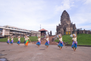 มรท. ร่วมขบวนแห่รถบุปผชาติพิธีอัญเชิญพระพุทธลพบุรีศรีสุวรรณภูมิ