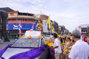 มรท. ร่วมขบวนแห่รถบุปผชาติพิธีอัญเชิญพระพุทธลพบุรีศรีสุวรรณภูมิ