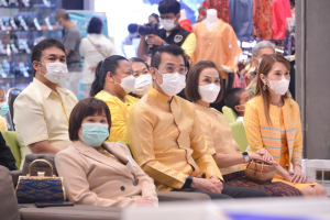 มรภ.เทพสตรี และ กระทรวง อว. ชวนประชาชน จ.ลพบุรี พร้อมใจใส่เสื้อเหลือง ร่วมงาน งานดนตรีในสวน : H.M. Song อว. บรรเลงเพลงของพ่อ เทิดพระเกียรติ ร.9 