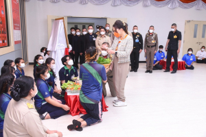 ทูลกระหม่อมหญิงอุบลรัตนราชกัญญา สิริวัฒนาพรรณวดี เสด็จเยี่ยมสมาชิก และทรงติดตามผลการดำเนินงานโครงการ TO BE NUMBER ONE ทรงเปิดชมรม TO BE NUMBER ONE และศูนย์เพื่อนใจ TO BE NUMBER ONE มหาวิทยาลัยราชภัฎเทพสตรี