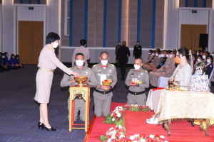 ทูลกระหม่อมหญิงอุบลรัตนราชกัญญา สิริวัฒนาพรรณวดี เสด็จเยี่ยมสมาชิก และทรงติดตามผลการดำเนินงานโครงการ TO BE NUMBER ONE ทรงเปิดชมรม TO BE NUMBER ONE และศูนย์เพื่อนใจ TO BE NUMBER ONE มหาวิทยาลัยราชภัฎเทพสตรี