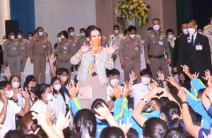 ทูลกระหม่อมหญิงอุบลรัตนราชกัญญา สิริวัฒนาพรรณวดี เสด็จเยี่ยมสมาชิก และทรงติดตามผลการดำเนินงานโครงการ TO BE NUMBER ONE ทรงเปิดชมรม TO BE NUMBER ONE และศูนย์เพื่อนใจ TO BE NUMBER ONE มหาวิทยาลัยราชภัฎเทพสตรี