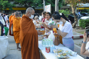 คณะมนุษยศาสตร์ฯ จัดพิธีทำบุญตักบาตรเนื่องในโอกาสวันขึ้นปีใหม่