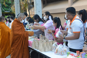 คณะมนุษยศาสตร์ฯ จัดพิธีทำบุญตักบาตรเนื่องในโอกาสวันขึ้นปีใหม่