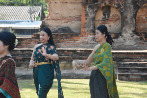 มรภ.เทพสตรี ร่วมถ่ายทำ MV นุ่งโจงห่มสไบ ประชาสัมพันธ์งานแผ่นดินสมเด็จพระนารายณ์มหาราช