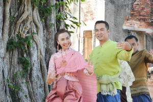 มรภ.เทพสตรี ร่วมถ่ายทำ MV นุ่งโจงห่มสไบ ประชาสัมพันธ์งานแผ่นดินสมเด็จพระนารายณ์มหาราช