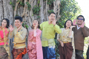มรภ.เทพสตรี ร่วมถ่ายทำ MV นุ่งโจงห่มสไบ ประชาสัมพันธ์งานแผ่นดินสมเด็จพระนารายณ์มหาราช