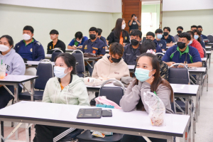 คณะเทคโนโลยีอุตสาหกรรมจัดอบรมเตรียมความพร้อมด้านภาษาอังกฤษให้นักศึกษา
