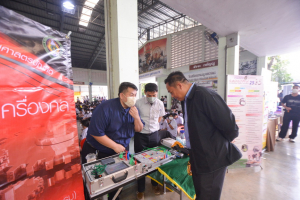 ปชส. และ ทนอ. ลงพื้นที่ออกบูธแนะแนวการศึกษาและอาชีพโรงเรียนบางปลาม้า สูงสุมารผดุงวิทย์ จ.สุพรรณบุรี พบว่า ร้อยละ 80 ของนักเรียนชายที่เข้าร่วมการแนะแนวฯ มีความสนใจในหลักสูตรครุศาสตรบัณฑิต 