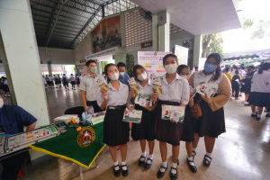 ปชส. และ ทนอ. ลงพื้นที่ออกบูธแนะแนวการศึกษาและอาชีพโรงเรียนบางปลาม้า สูงสุมารผดุงวิทย์ จ.สุพรรณบุรี พบว่า ร้อยละ 80 ของนักเรียนชายที่เข้าร่วมการแนะแนวฯ มีความสนใจในหลักสูตรครุศาสตรบัณฑิต 