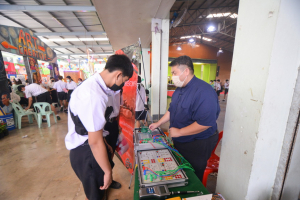 ปชส. และ ทนอ. ลงพื้นที่ออกบูธแนะแนวการศึกษาและอาชีพโรงเรียนบางปลาม้า สูงสุมารผดุงวิทย์ จ.สุพรรณบุรี พบว่า ร้อยละ 80 ของนักเรียนชายที่เข้าร่วมการแนะแนวฯ มีความสนใจในหลักสูตรครุศาสตรบัณฑิต 