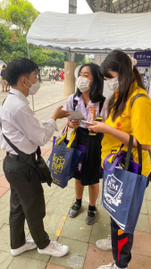 ปชส. และ วจก. ลงพื้นที่ออกบูธแนะแนวการศึกษาและอาชีพโรงเรียนพิบูลวิทยาลัย จ.ลพบุรี พบว่า ร้อยละ 75 ของนักเรียนหญิงที่เข้าร่วมการแนะแนวฯ มีความสนใจในหลักสูตรวิทยาศาสตรบัณฑิต 