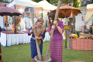 มรท. จัดกิจกรรมลานวัฒนธรรมพื้นบ้าน งานแผ่นดินสมเด็จพระนารายณ์มหาราช