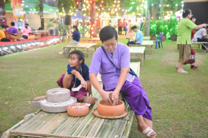 มรท. จัดกิจกรรมลานวัฒนธรรมพื้นบ้าน งานแผ่นดินสมเด็จพระนารายณ์มหาราช