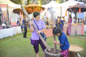 มรท. จัดกิจกรรมลานวัฒนธรรมพื้นบ้าน งานแผ่นดินสมเด็จพระนารายณ์มหาราช