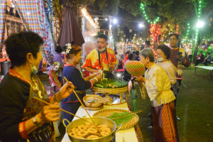 มรท. จัดกิจกรรมลานวัฒนธรรมพื้นบ้าน งานแผ่นดินสมเด็จพระนารายณ์มหาราช