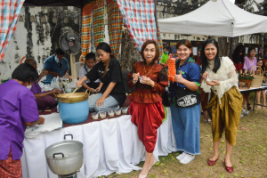 มรท. จัดกิจกรรมลานวัฒนธรรมพื้นบ้าน งานแผ่นดินสมเด็จพระนารายณ์มหาราช