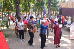 มรท. จัดกิจกรรมลานวัฒนธรรมพื้นบ้าน งานแผ่นดินสมเด็จพระนารายณ์มหาราช