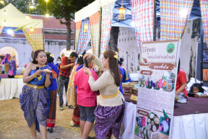 มรท. จัดกิจกรรมลานวัฒนธรรมพื้นบ้าน งานแผ่นดินสมเด็จพระนารายณ์มหาราช