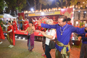 มรท. จัดกิจกรรมลานวัฒนธรรมพื้นบ้าน งานแผ่นดินสมเด็จพระนารายณ์มหาราช