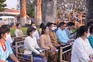 มรท. ร่วมกิจกรรมแต่งไทย ไหว้พระ เสริมบารมี