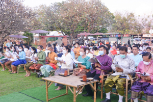 มรท. ร่วมกิจกรรมแต่งไทย ไหว้พระ เสริมบารมี