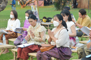 มรท. ร่วมกิจกรรมแต่งไทย ไหว้พระ เสริมบารมี