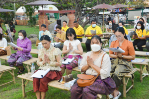 มรท. ร่วมกิจกรรมแต่งไทย ไหว้พระ เสริมบารมี