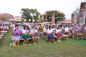 มรท. ร่วมกิจกรรมแต่งไทย ไหว้พระ เสริมบารมี