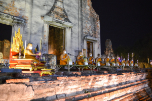 มรท. ร่วมกิจกรรมแต่งไทย ไหว้พระ เสริมบารมี