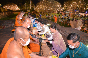มรท. ร่วมกิจกรรมแต่งไทย ไหว้พระ เสริมบารมี