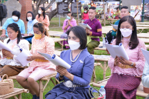 มรท. ร่วมกิจกรรมแต่งไทย ไหว้พระ เสริมบารมี
