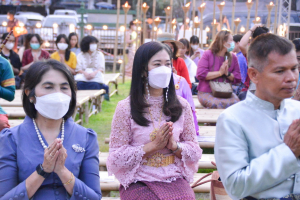 มรท. ร่วมกิจกรรมแต่งไทย ไหว้พระ เสริมบารมี