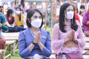 มรท. ร่วมกิจกรรมแต่งไทย ไหว้พระ เสริมบารมี