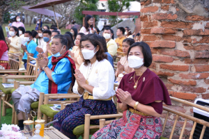 มรท. ร่วมกิจกรรมแต่งไทย ไหว้พระ เสริมบารมี