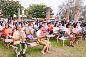 มรท. ร่วมกิจกรรมแต่งไทย ไหว้พระ เสริมบารมี