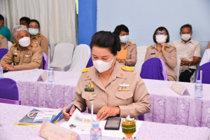 มรท. ร่วมต้อนรับองคมนตรีในโอกาสติดตาม ตรวจเยี่ยมโรงเรียนในโครงการกองทุนการศึกษา และโรงเรียนเครือข่ายฯ จังหวัดลพบุรี