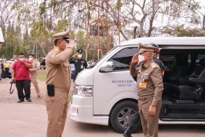 มรท. ร่วมต้อนรับองคมนตรีในโอกาสติดตาม ตรวจเยี่ยมโรงเรียนในโครงการกองทุนการศึกษา และโรงเรียนเครือข่ายฯ จังหวัดลพบุรี