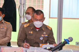 มรท. ร่วมต้อนรับองคมนตรีในโอกาสติดตาม ตรวจเยี่ยมโรงเรียนในโครงการกองทุนการศึกษา และโรงเรียนเครือข่ายฯ จังหวัดลพบุรี