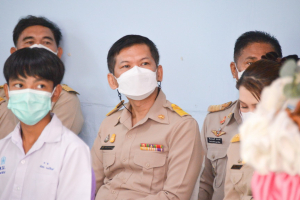 มรท. ร่วมต้อนรับองคมนตรีในโอกาสติดตาม ตรวจเยี่ยมโรงเรียนในโครงการกองทุนการศึกษา และโรงเรียนเครือข่ายฯ จังหวัดลพบุรี