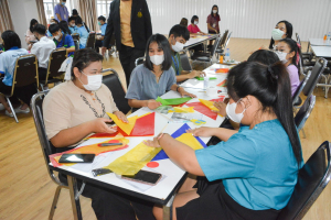คณะครุศาสตร์ จัดอบรมโครงการส่งเสริมอาชีพและวัฒนธรรมเชิงปฏิบัติการด้านงานฝีมือ