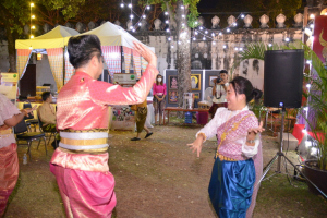 มรท. ต้อนรับเลขาฯ รมต. อว., ผวจ.ลพบุรี และคณะ ในโอกาสเยี่ยมเยือนลานวัฒนธรรมพื้นบ้าน งานแผ่นดินสมเด็จพระนารายณ์ฯ